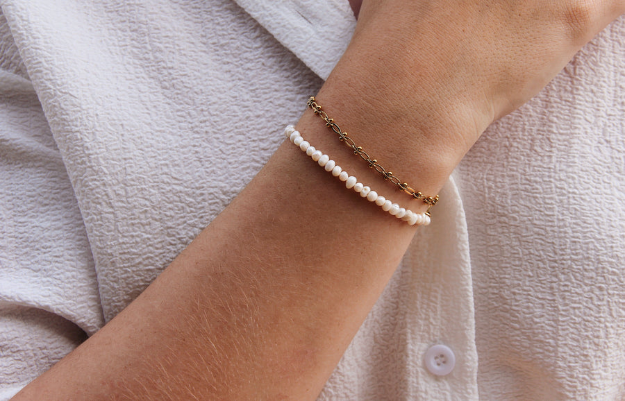 Classy pearl bracelet