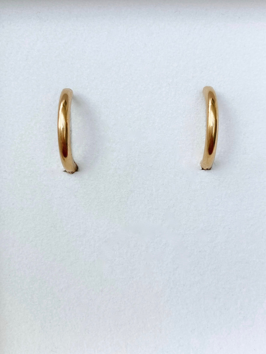 Basic hoop earrings