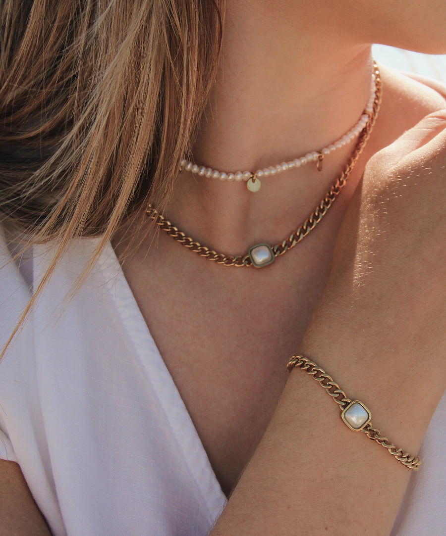 Pearl coin necklace