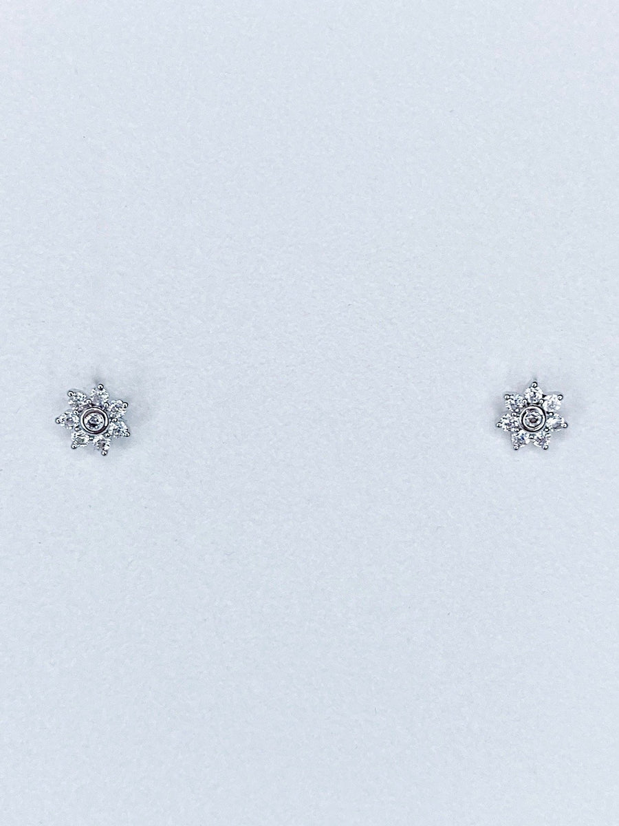 Mini sparkling flower earrings