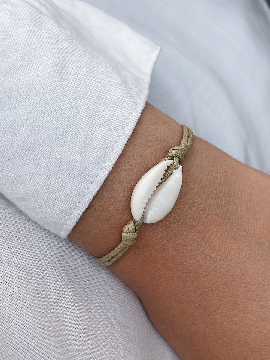 Amy shell bracelet