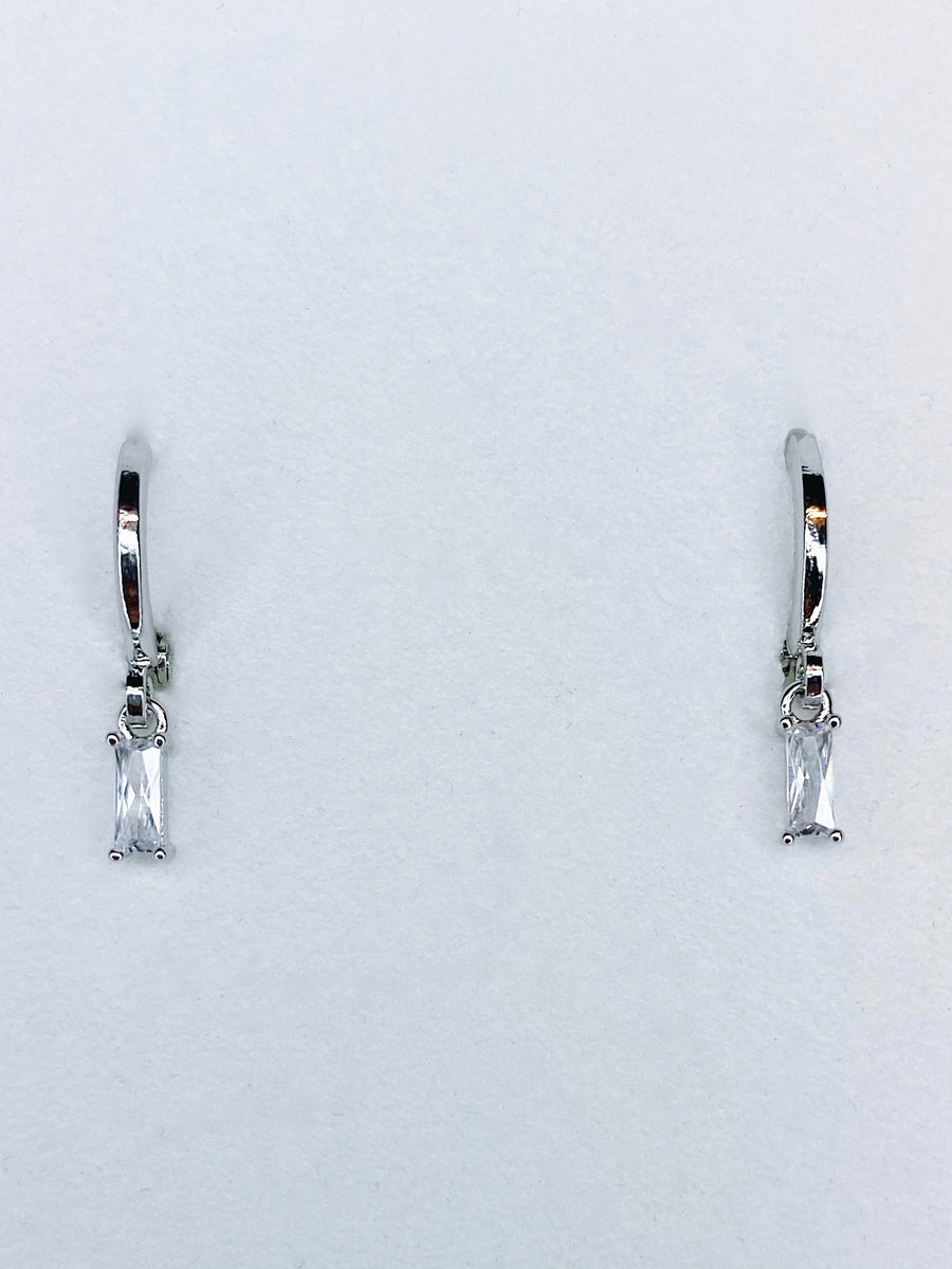 Crystal white bar earrings