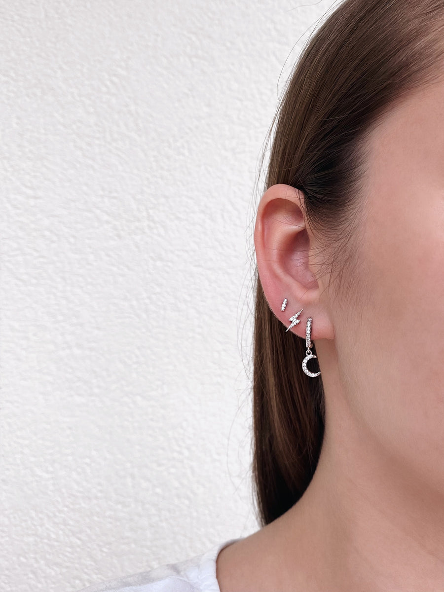 Mini sparkling bar earrings