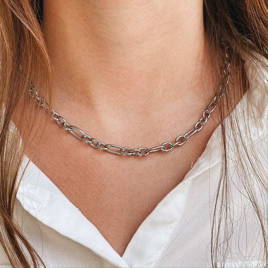 Julia chain necklace