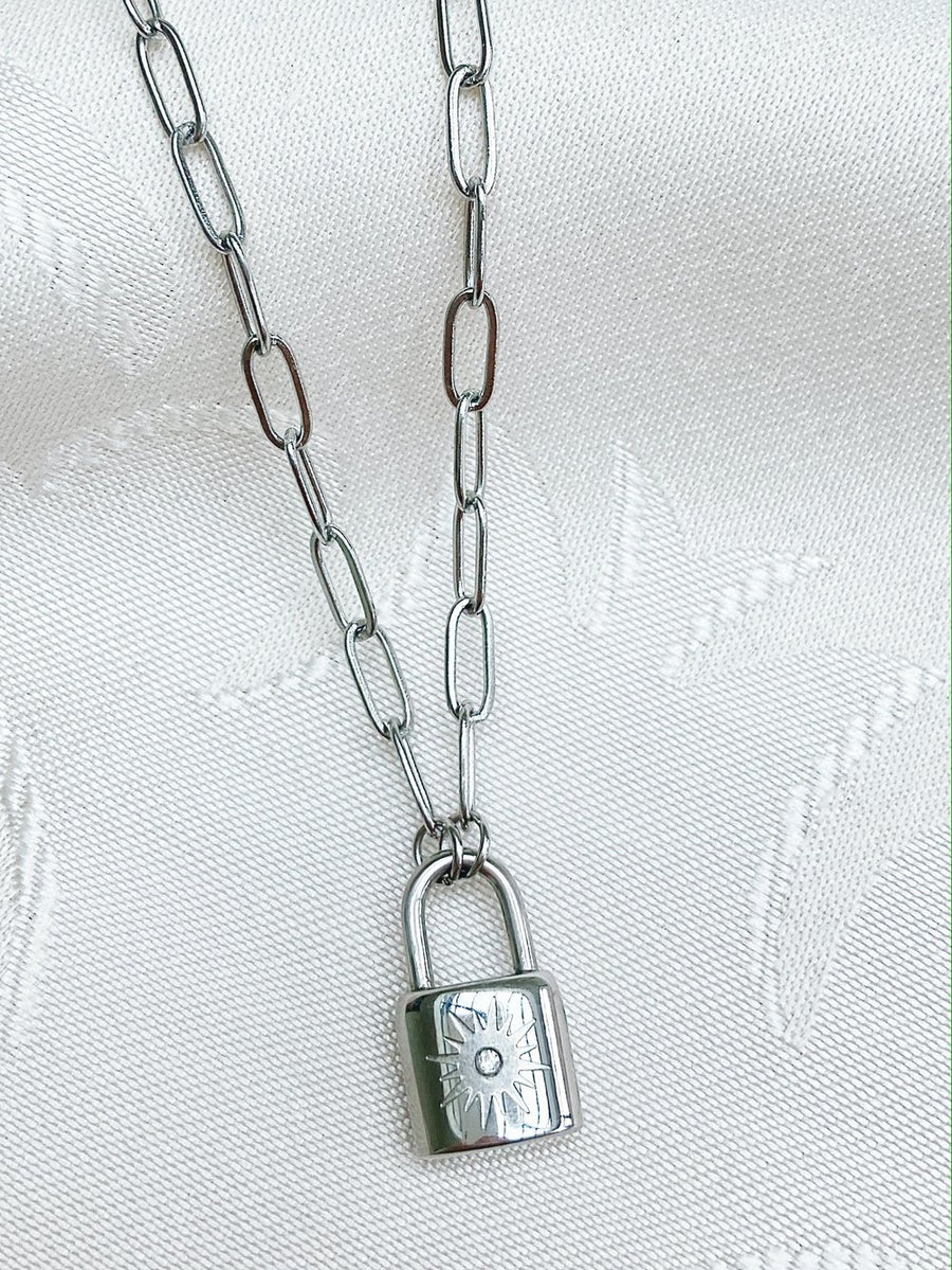 Little lock necklace