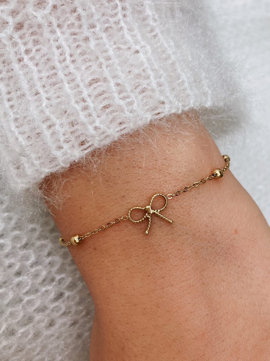 Cute bow bracelet