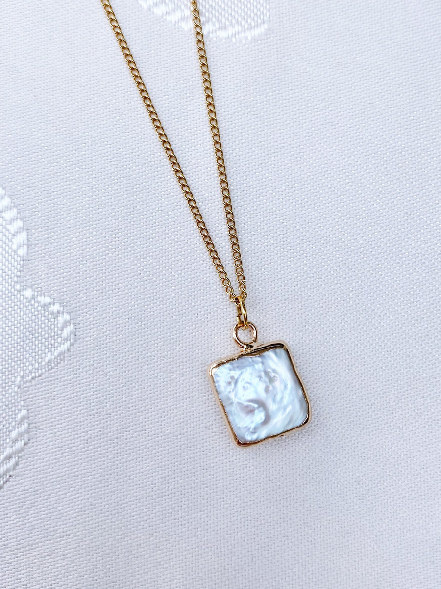 Square freshwater pearl necklace