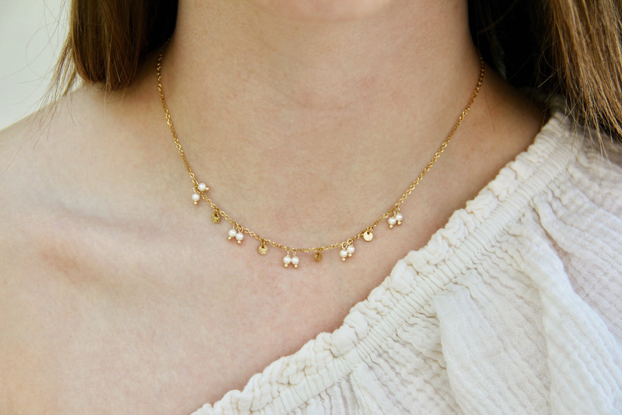 Mini pearls necklace