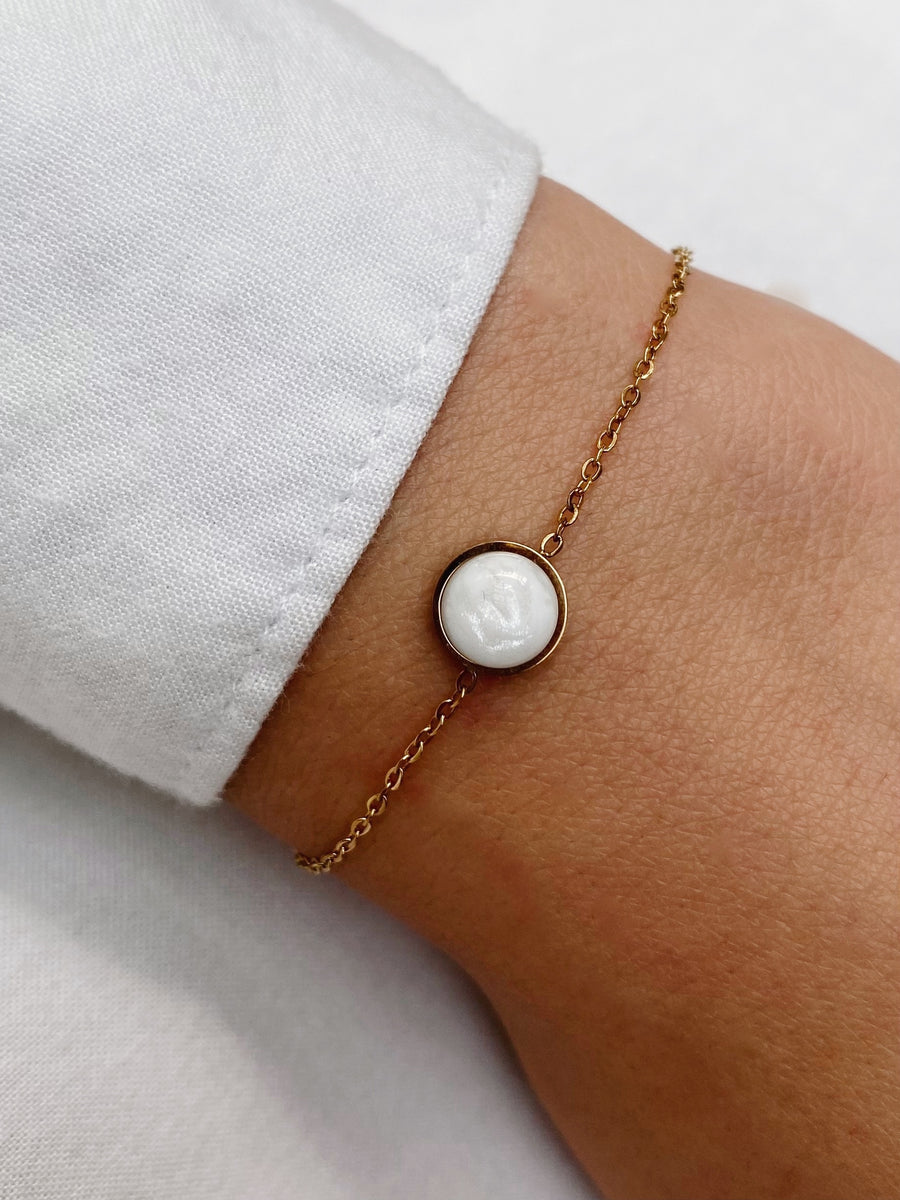 Mini round white bracelet