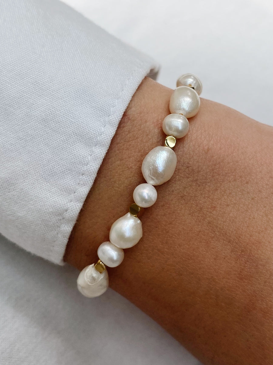 Vintage pearl lock bracelet