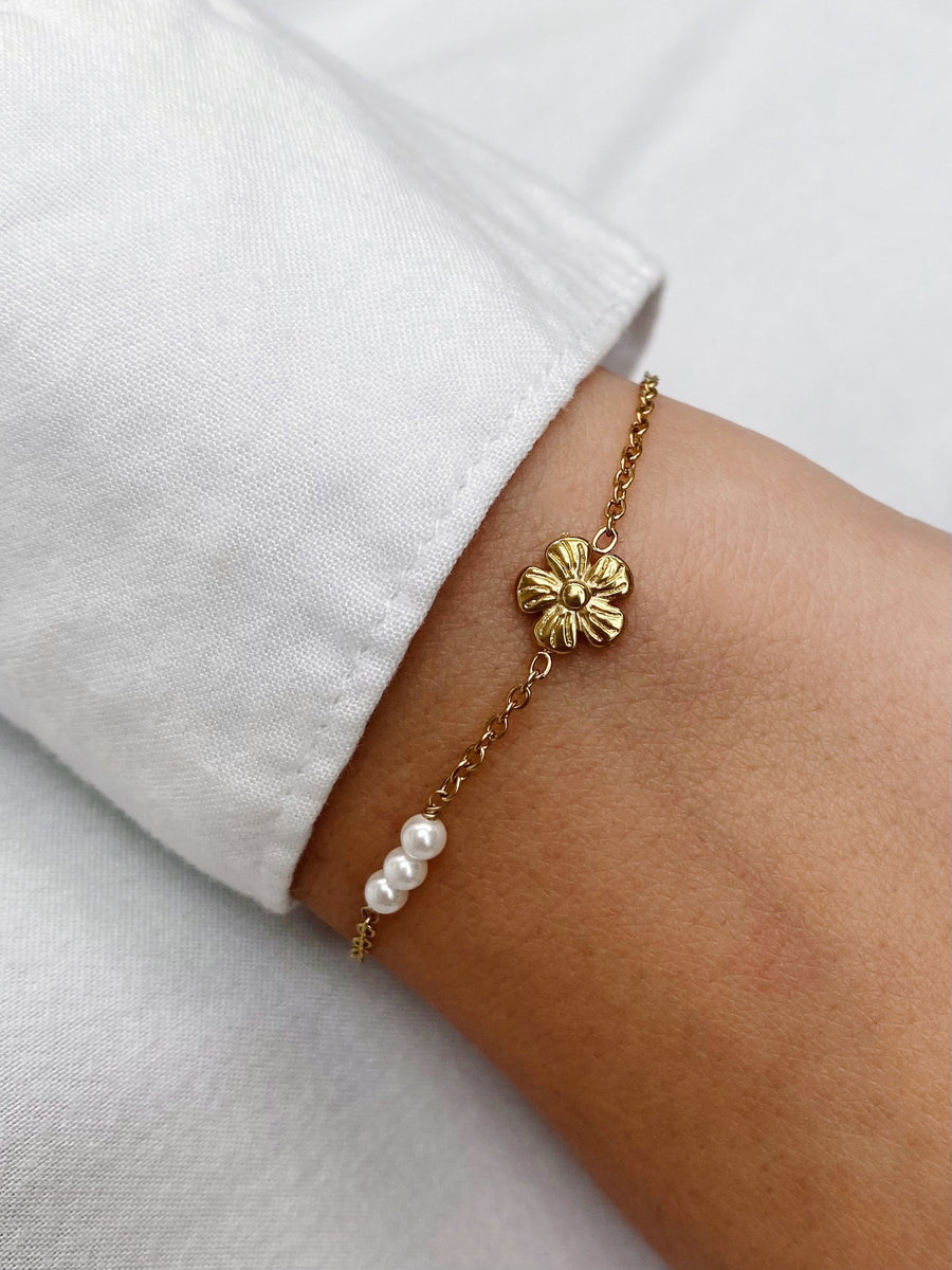 Flower pearl dot bracelet