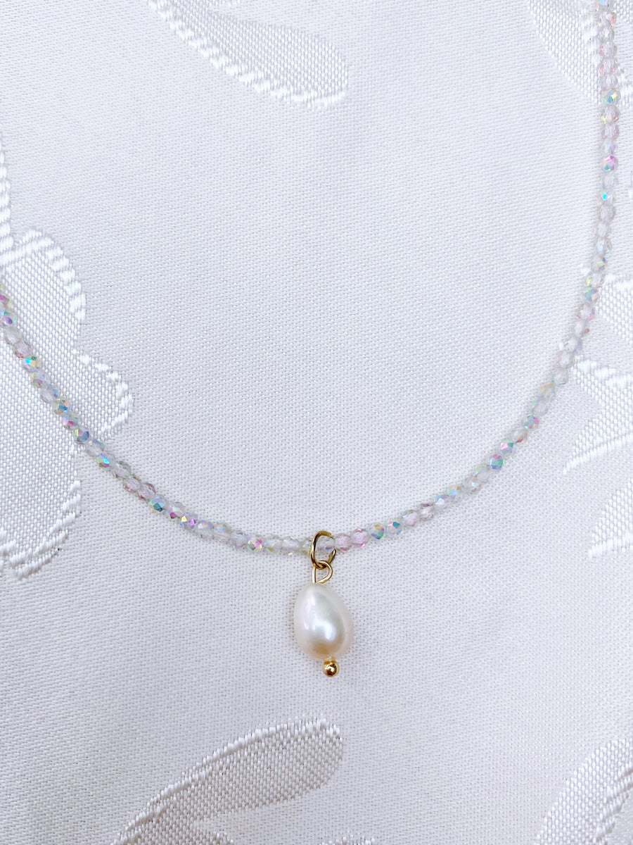 Mini pearl choker