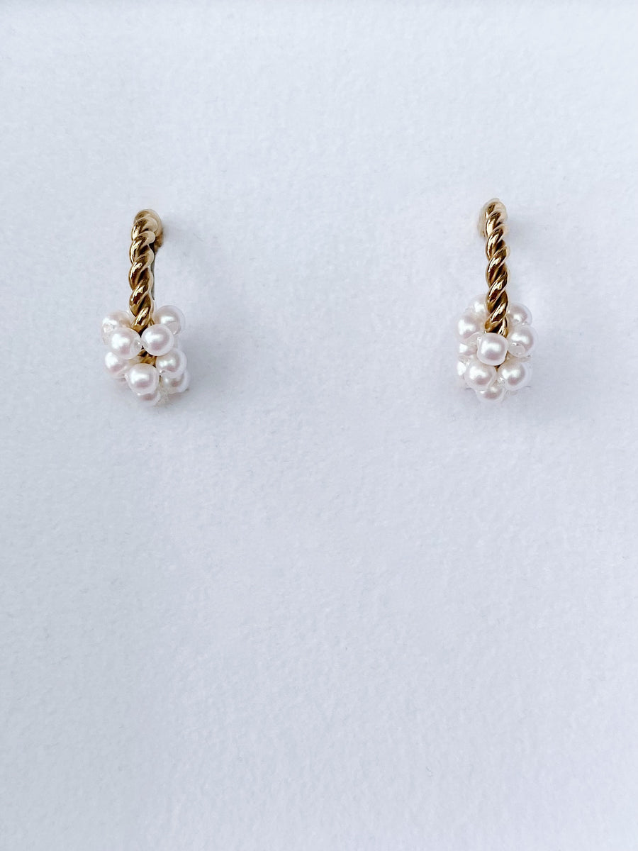 Pearls and dots earrings