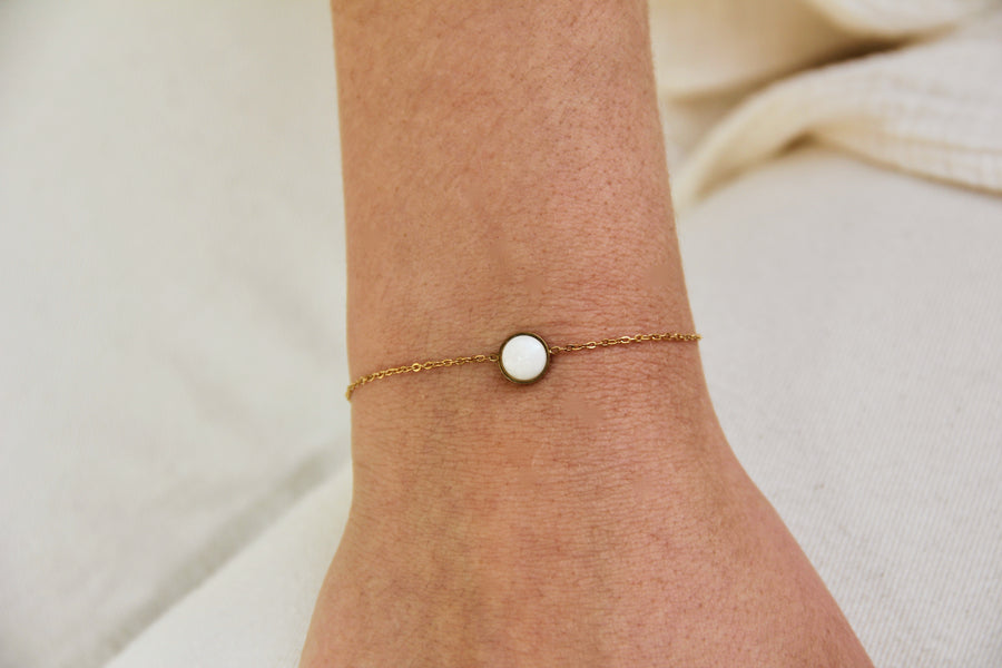 Mini round white bracelet