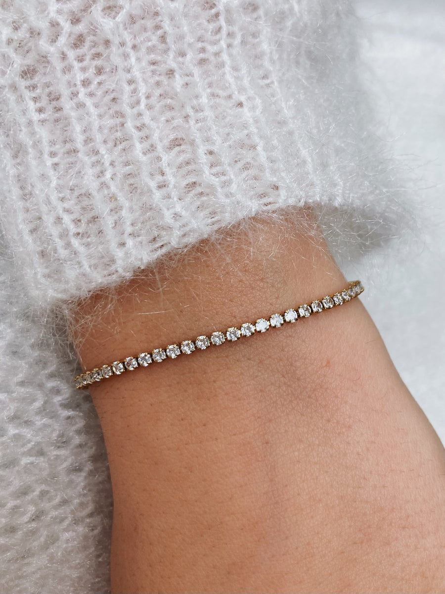 Crystal white bracelet