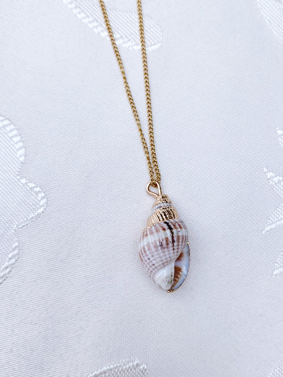 Rose summer shell necklace