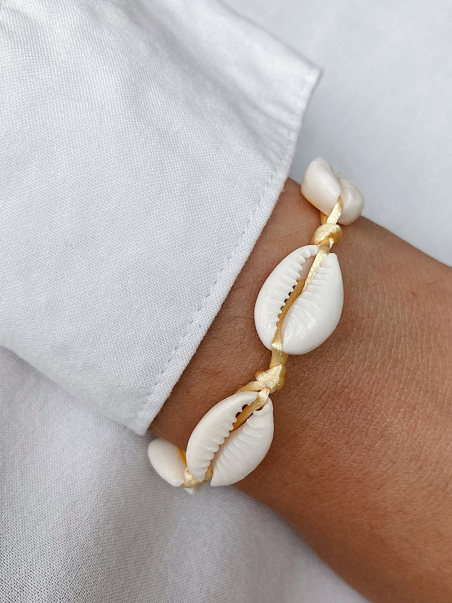 Ella shell bracelet