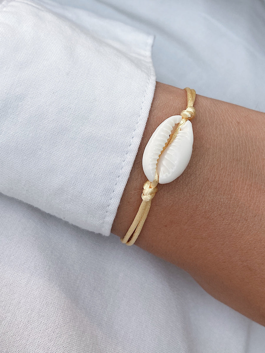 Amy shell bracelet