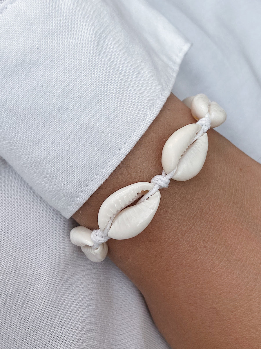 Ella shell bracelet