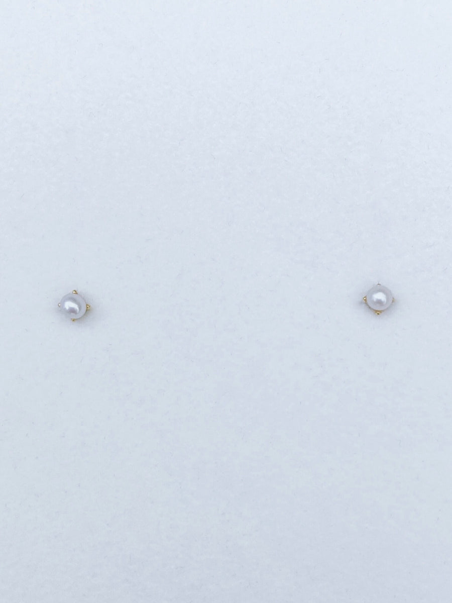 Pearl dot earrings