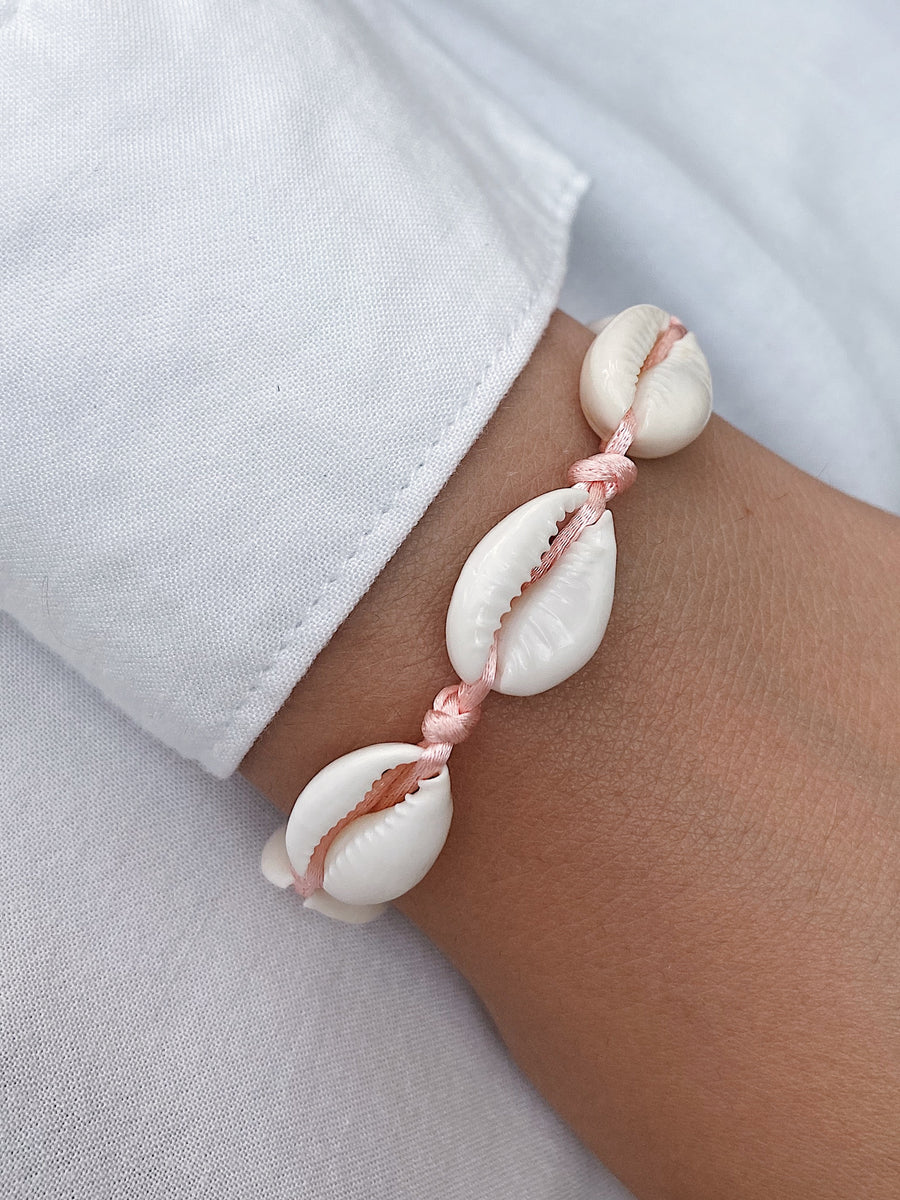 Ella shell bracelet