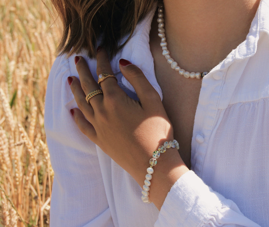 Flower pearl bracelet