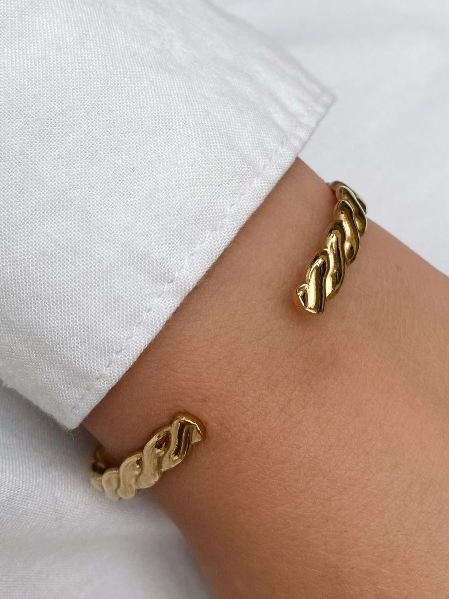 Vintage wavy bracelet