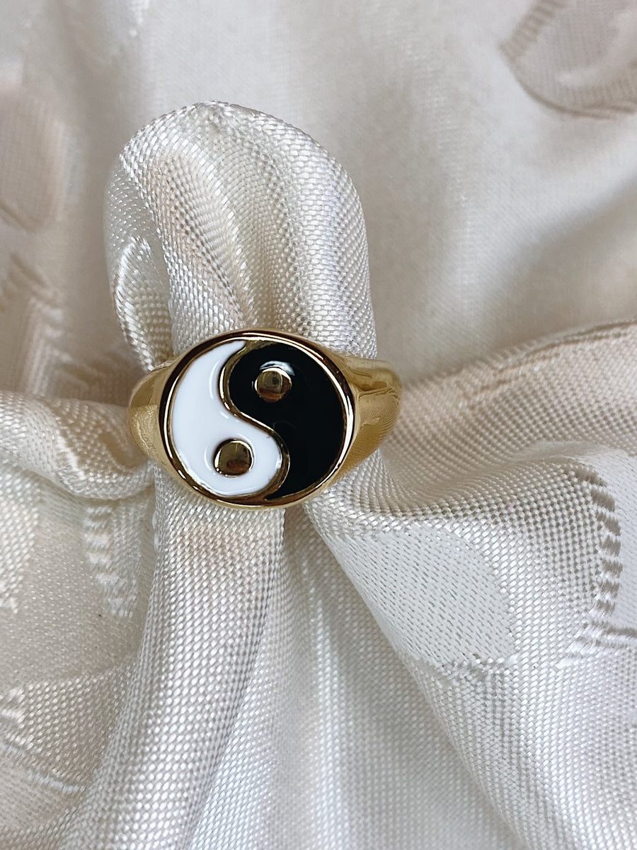 Yin & yang ring