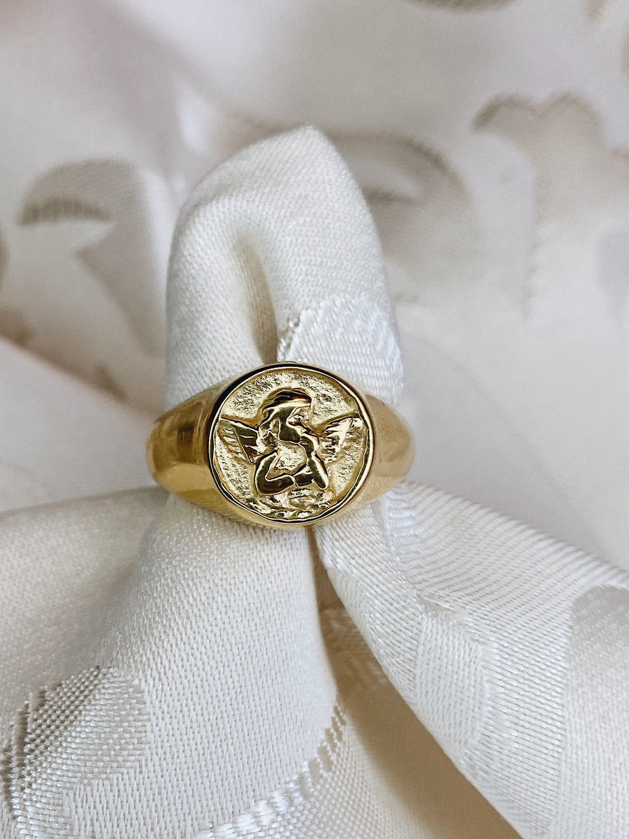 Classic angel ring