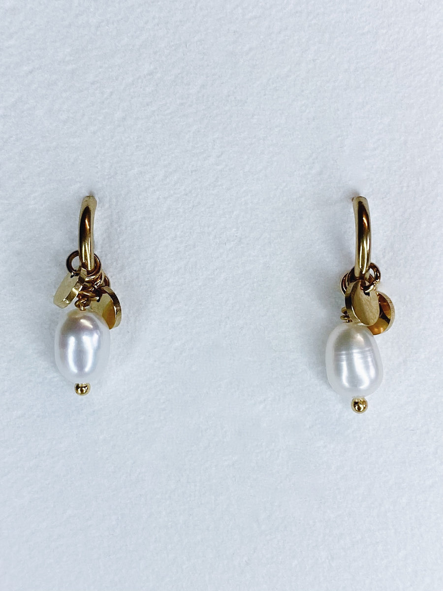 Freshwater pearl earrings