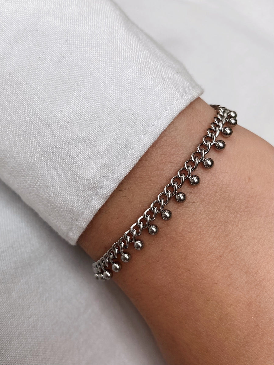 Elegant dot bracelet