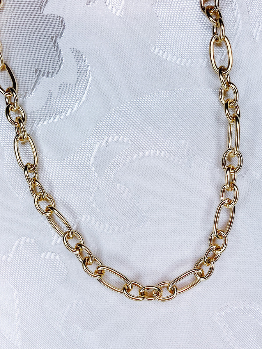 Julia chain necklace