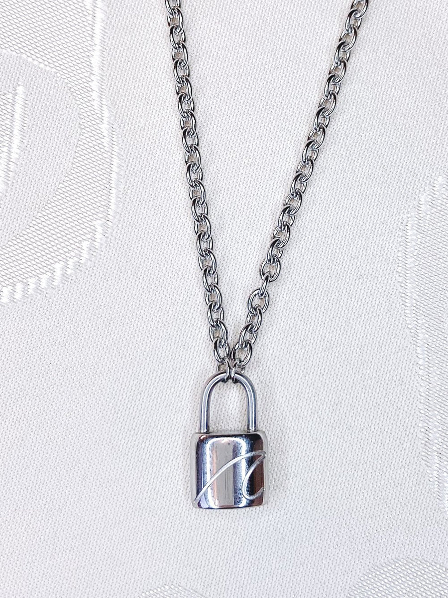 Alea lock necklace