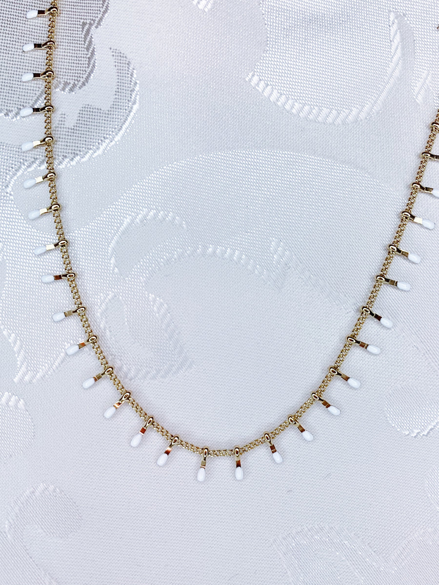 White spike necklace