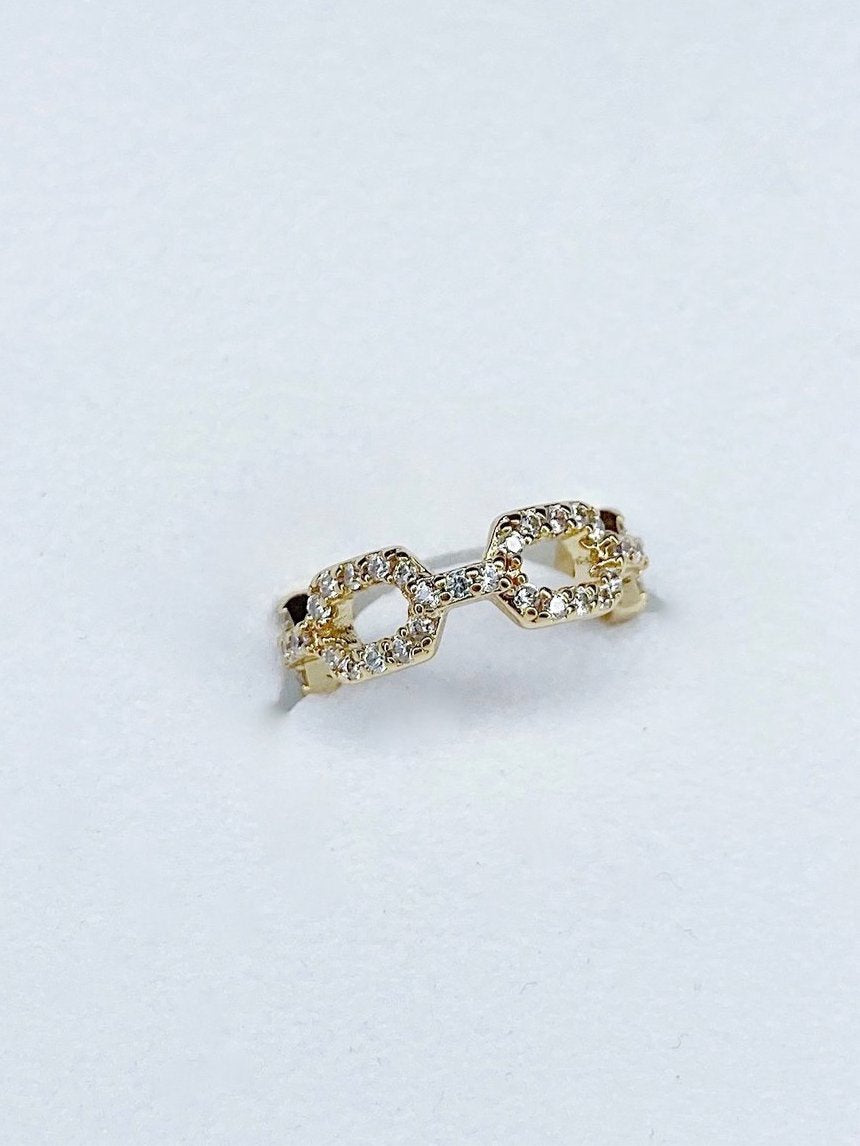 Sparkling linked ear cuff